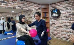 Depremde bacağını kaybeden Gine Batal, protezle hayata tutundu