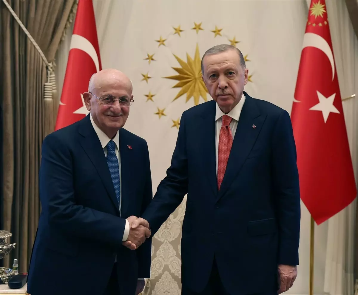 Cumhurbaşkanı Erdoğan eski TBMM Başkanı Kahraman’ı kabul etti