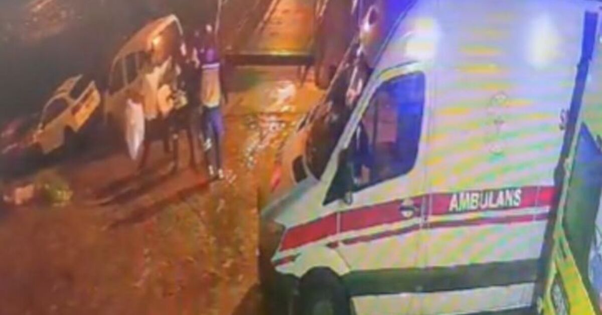 Beyoğlu’nda yardım istediği sağlık görevlilerine saldırdı; o anlar kamerada