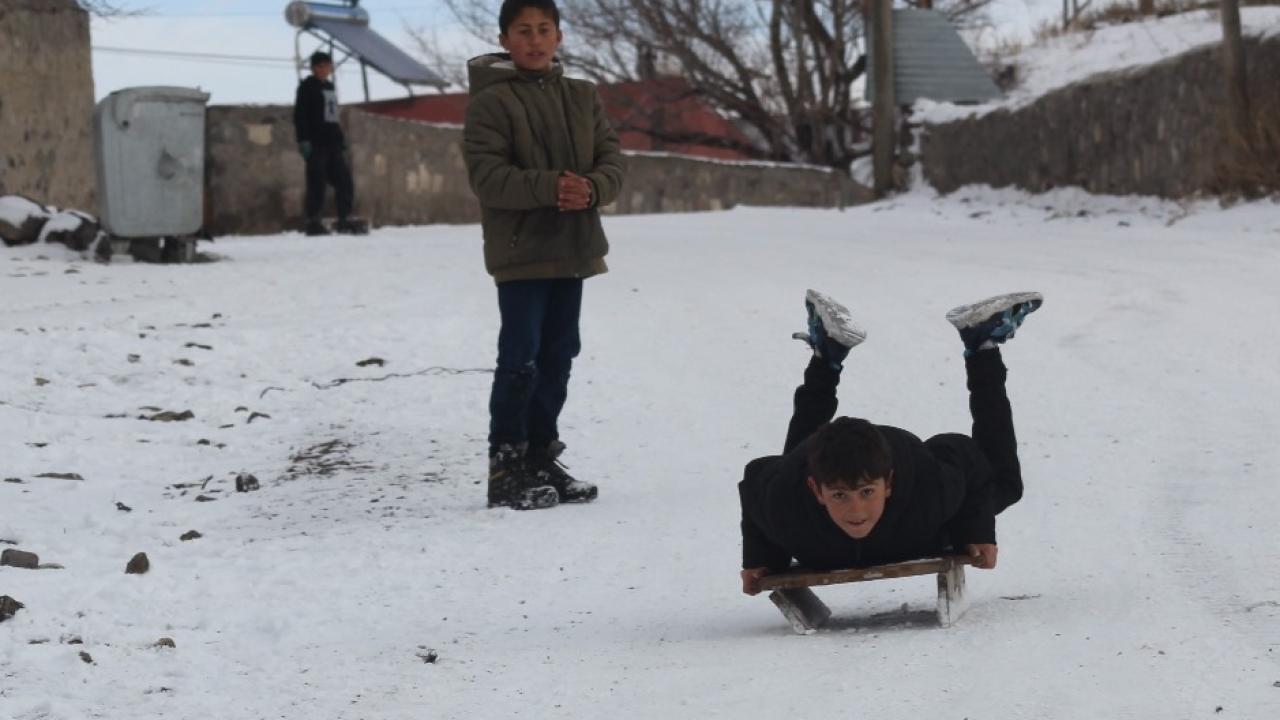 Nevşehir’de eğitime kar engeli